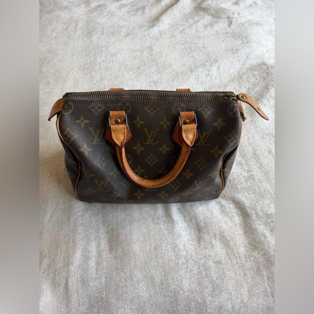 Vintage Louis Vuitton Monogram Speedy 25